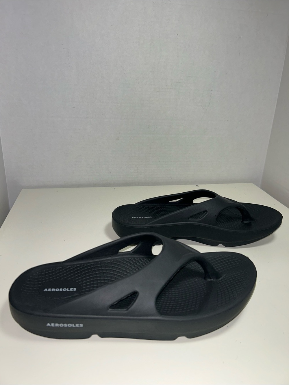 Aerosoles Black Rubber Thong Flip Flop Comfort Sandal